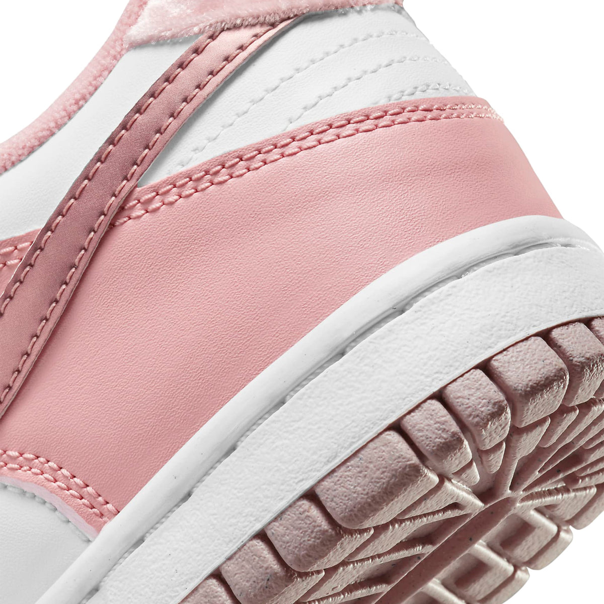Nike Dunk Low Pink Velvet (GS)