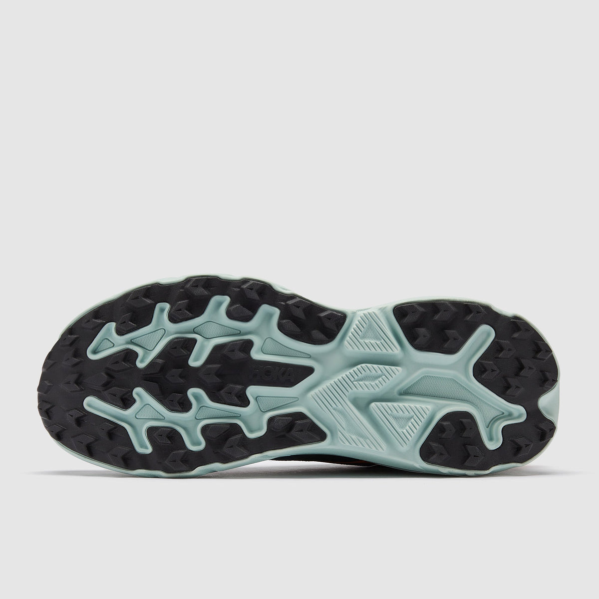 Hoka Challenger 8