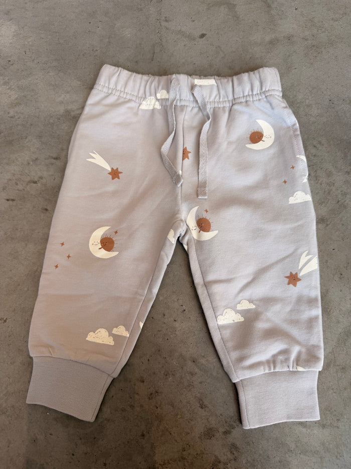 Quincy Mae - Relaxed Fleece Sweatpant in Sky Friends