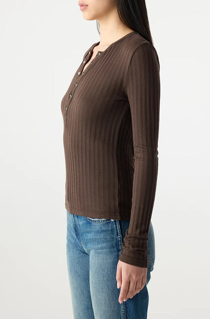 AMO – Lottie Top in Mocha