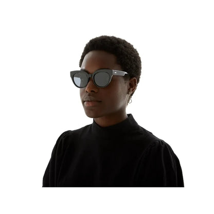 Komono – Lucile in Black