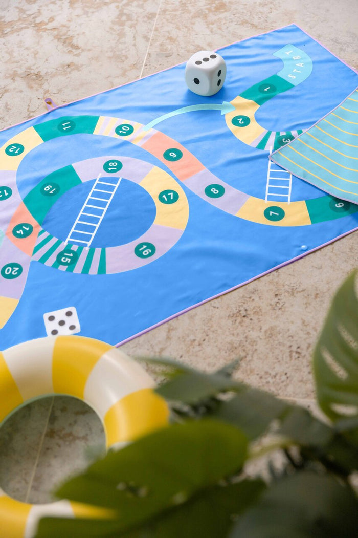 Quut Play Towel - Snakes & Ladders
