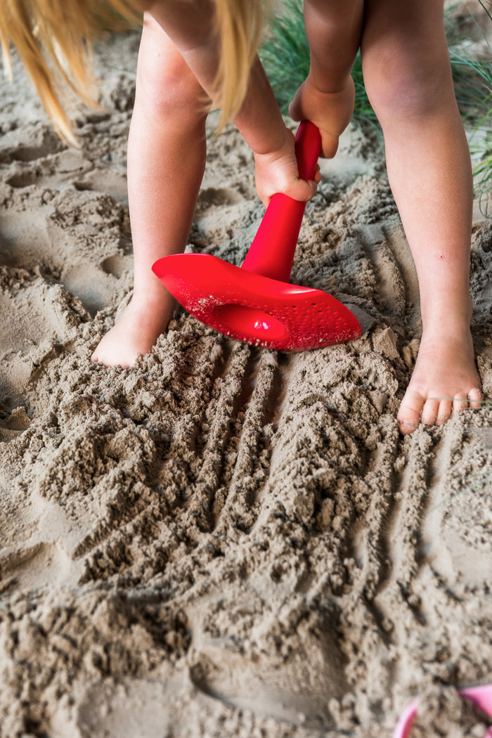 Quut Triplet Sensory Sand Toy - Cherry Red